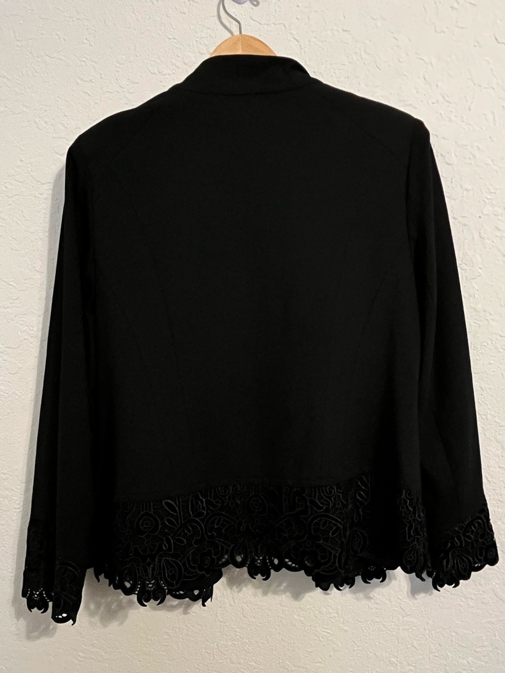 Chico’s 2 Black Ponte Knit Blazer US Lg 12/14 Floral Lace Cutwork Trim Jacket - Picture 9 of 11